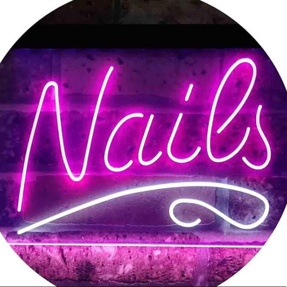 Press on nails